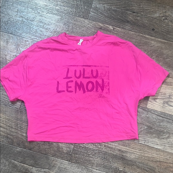 lululemon athletica Tops - NWOT Lululemon Abrasion-Resistant Training T-Shirt *Ed Curtis
Sonic Pink